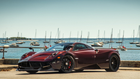 Ngắm siêu xe Pagani Huayra diện áo đỏ carbon "độc nhất"