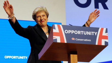 Bà May tuyên bố sẽ không từ chức