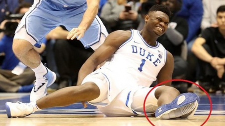 Sự cố giày thể thao phát nổ khiến Nike mất hàng tỷ USD