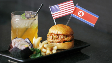 Điểm lại các chiêu 'ăn theo' Hội nghị Trump - Kim tại Singapore