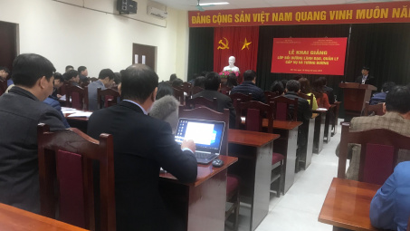 Khai giảng lớp Bồi dưỡng Lãnh đạo Quản lý cấp vụ và tương đương