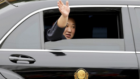 Tin ảnh: Ngài Kim Jong-un làm chuyện bất thường tại Việt Nam