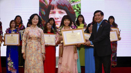 Cán bộ Công đoàn ngành Công Thương được vinh danh Nữ công tiêu biểu toàn quốc 2019
