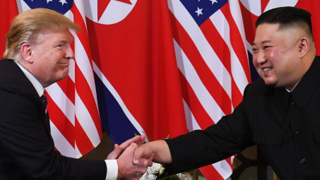 Tin ảnh: Tổng thống Trump và Chủ tịch Kim chính thức lên bàn đàm phán