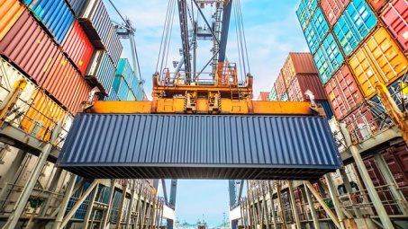 Điều chỉnh chính sách xuất nhập khẩu bảo vệ lợi ích doanh nghiệp