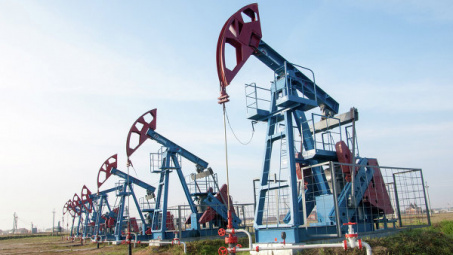 Giá dầu thế giới 1/3: Dữ liệu kinh tế Mỹ vượt dự báo, giá dầu đồng loạt tăng