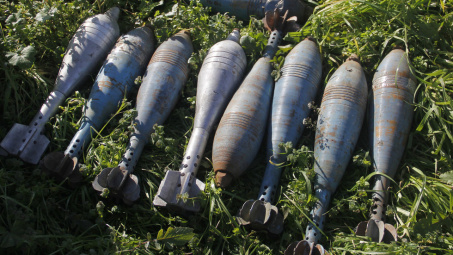 Tin ảnh: Đạn cối Mỹ xuất hiện ở sân bay Nga