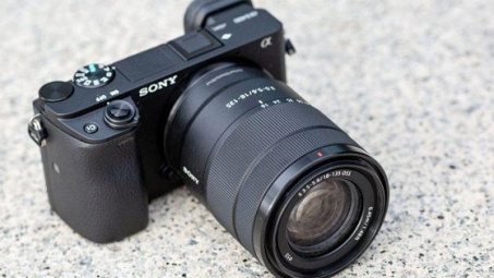 Sony ra mắt máy ảnh α6400 với tốc độ lấy nét nhanh hơn chớp mắt