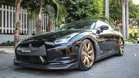 Bắt gặp hàng hiếm Nissan GT-R cực "chất" trên đường phố Sài Gòn