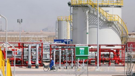 Giá dầu 20/3: Áp lực dư cung giảm tiếp tục hỗ trợ giá dầu neo cao 4 tháng