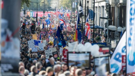 Tuần hành quy mô lớn phản đối Brexit tại London