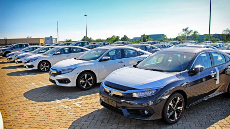 Ô tô nhập khẩu vào Việt Nam tăng mạnh từ đầu năm, khách mua đỡ phải chờ?