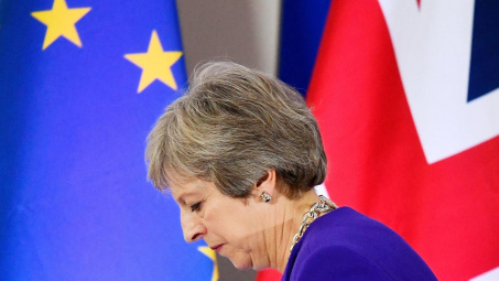 Thủ tướng Anh Theresa May đối mặt với nguy cơ bị phế truất