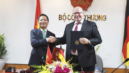 Đức cam kết hỗ trợ Việt Nam phát triển năng lượng tái tạo