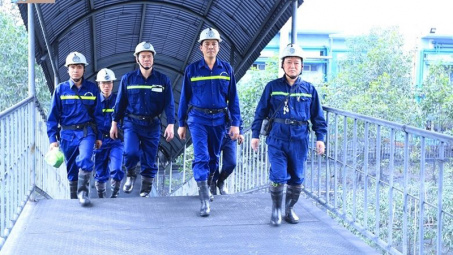 Vào lò cùng thợ mỏ Uông Bí