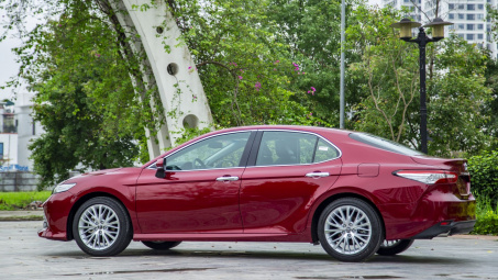Toyota Camry 2019 chốt ngày ra mắt tại Việt Nam, giá tạm tính từ 1,3 tỷ đồng