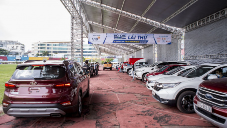 Hội chợ ô tô lớn nhất miền Nam thu hút người tiêu dùng
