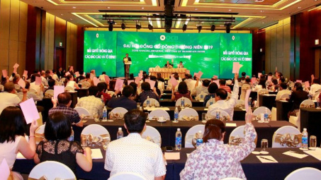 OCB dành 5 triệu cổ phần trị giá 50 tỉ đồng chia cho cán bộ nhân viên