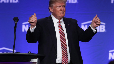 Tin ảnh: Ông Trump muốn Mỹ trở lại mặt Trăng