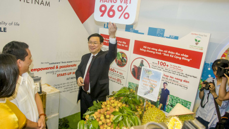 Từ chỗ vận động, hàng Việt Nam đã chinh phục được người Việt Nam