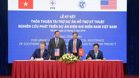 Hoa Kỳ tài trợ trên 1,4 triệu USD cho EVN phát triển điện khí miền Nam
