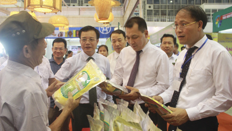 Kích cầu, mở rộng thị trường cho các sản phẩm công nghiệp nông thôn tiêu biểu