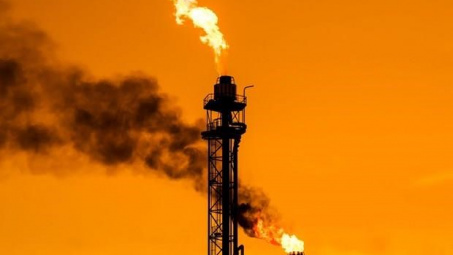 Giá dầu thế giới ghi nhận tuần giảm mạnh nhất trong năm