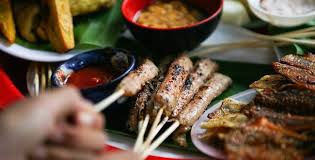 Ẩm thực Việt Nam bao giờ mới hết "phong ba", khi mà một chữ nem cũng dùng để gọi nhiều món thế này?