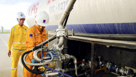 GPP Cà Mau xuất chuyến xe bồn LPG thứ 10.000 an toàn