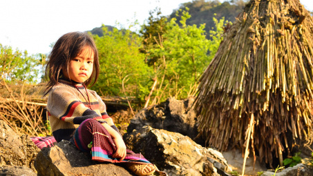 H'Mông - Những người sinh ra từ đá