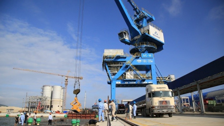 Gần 3.800 tỷ đồng đầu tư bến cảng tổng hợp - Container Hòa Phát Dung Quất