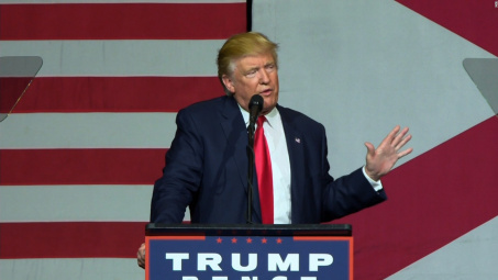 Tin ảnh: Ông Trump lại vướng scandal tình dục