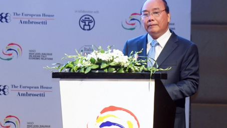 Thủ tướng: Khi nhìn về hướng Đông, hãy chọn Việt Nam