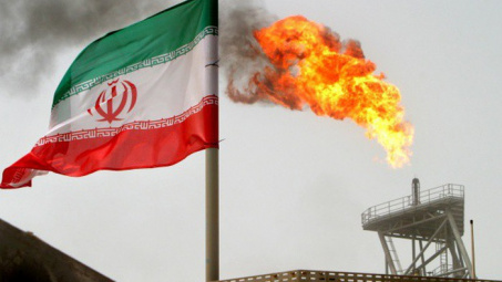 Mỹ trừng phạt ngành hóa dầu của Iran