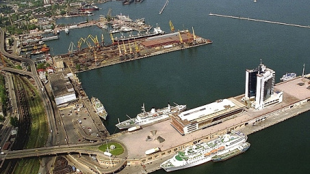 Lần đầu tiên trong lịch sử Mỹ cung cấp dầu thô cho Ukraine