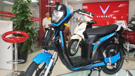 VinFast bất ngờ trưng bày 2 mẫu xe điện mới ở phân khúc học sinh, sinh viên