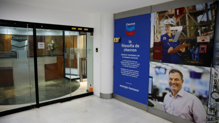 Mỹ gia hạn giấy phép khoan thăm dò tại Venezuela cho Chevron