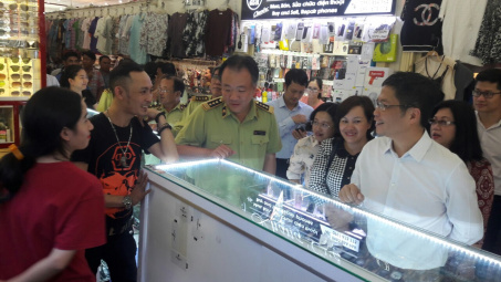 Bộ trưởng Trần Tuấn Anh: Tìm gốc rễ phát sinh để triệt tận gốc nạn hàng giả, hàng nhái