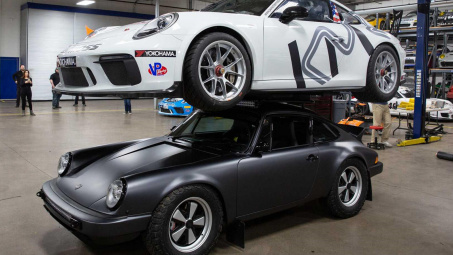 "Ông già" Porsche 911 Carrera độ phong cách đường trường, cõng được cả xe đời mới