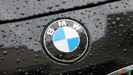 Hầu hết mọi người đều hiểu sai ý nghĩa trên logo của BMW suốt trăm năm qua