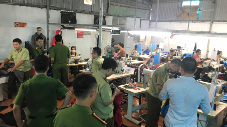 Triệt phá tận gốc kho sản xuất hàng nhái thương hiệu The North Face