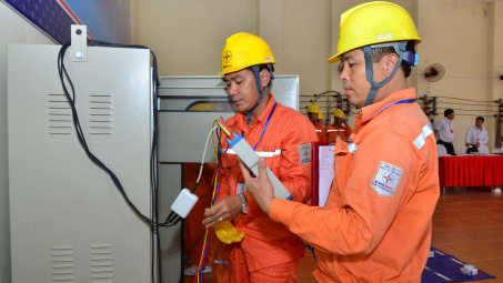 "Vượt" bão, Điện lực miền Bắc cấp điện an toàn, ổn định cho 27 tỉnh, thành