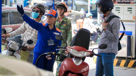 Giá xăng dầu tiếp tục giảm nhẹ