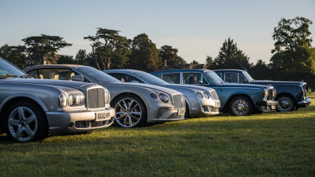 Cả ngàn chiếc Bentley lập kỉ lục chưa từng có với xe sang
