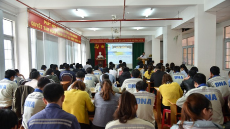 "Đưa" luật Lao động đến với từng cán bộ, công nhân viên Công ty Nhôm Đắk Nông