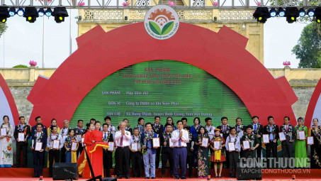 Tôn vinh 110 sản phẩm công nghiệp nông thôn tiêu biểu quốc gia 2019