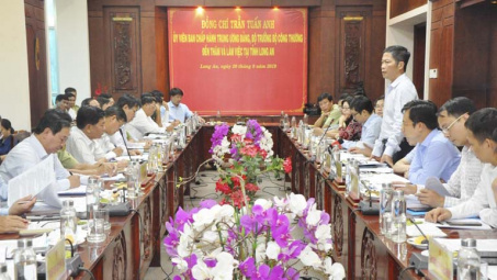 Bộ Công Thương đồng hành cùng Long An chặn nạn thuốc lá ngoại, đường cát lậu