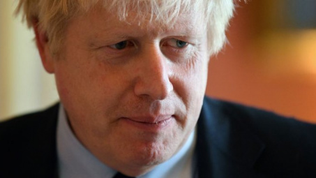 [Quốc tế nổi bật] Thủ tướng Anh quyết không từ chức