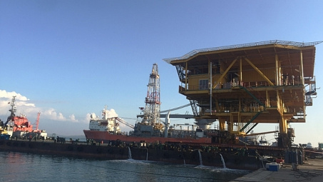 Vietsovpetro hạ thủy thành công Khối thượng tầng giàn BK-20