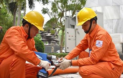 100% các dịch vụ điện sẽ được EVN cung cấp theo phương thức điện tử từ tháng 9